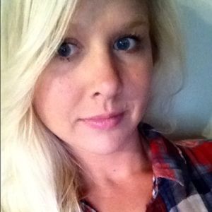 Meet your Posher, Elaina